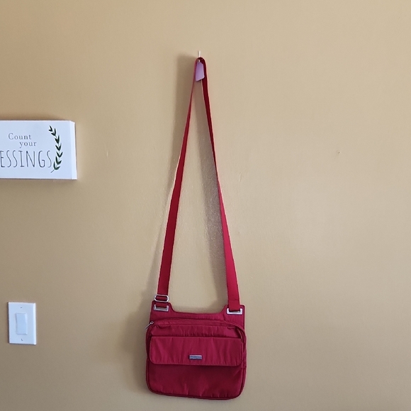 Baggallini Red Quilted Messenger Bag with‎ Water-Resistant Finish - Picture 5 of 11